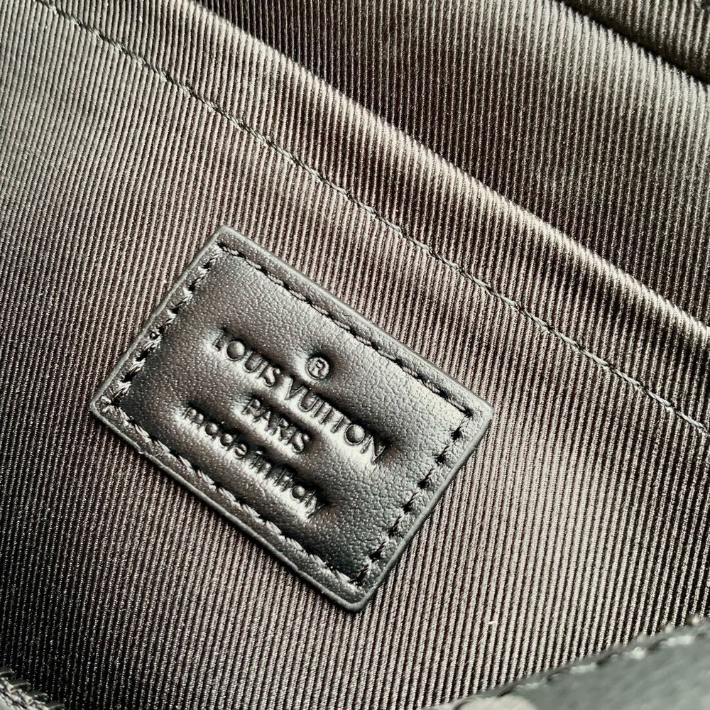 Louis Vuitton Alpha Messenger