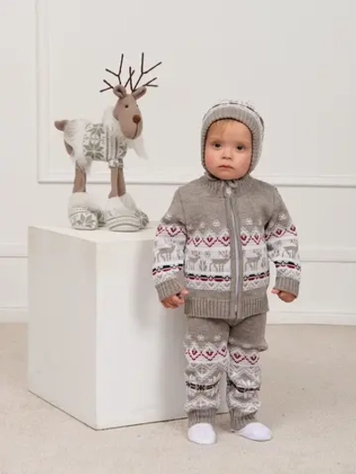 Костюм вязаный