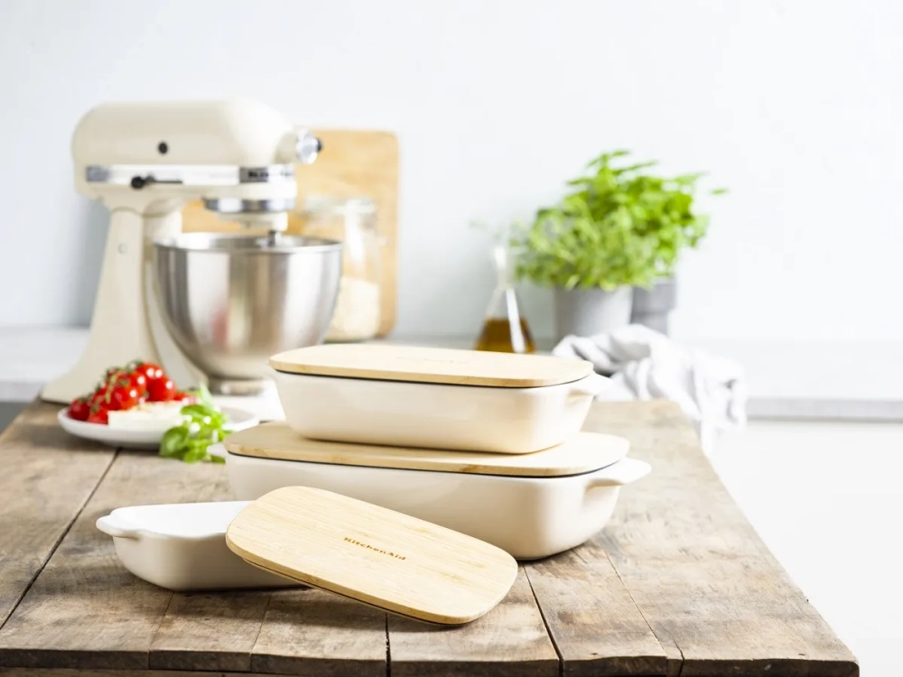 KitchenAid Керамическое блюдо 40x25x8,8 см + крышка миндальный крем EAN 4894871028708
