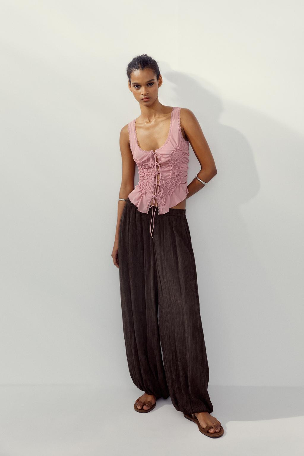 ZARA ТОП СО СБОРКАМИ И ЗАВЯЗКАМИ, РОЗОВЫЙ