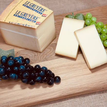 Сыр твердый, фермерский «Грюйер» Margot Fromages, 49%, Швейцария