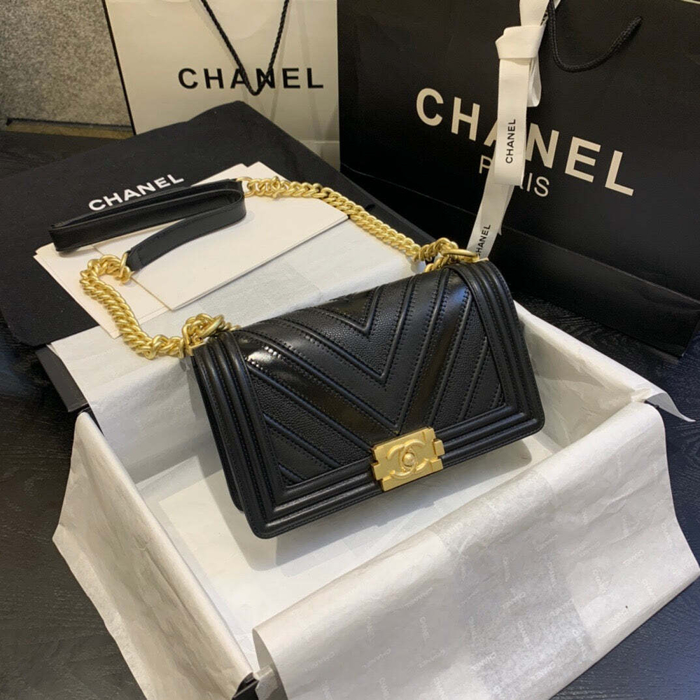 Chanel Boy 25 cm