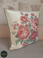 Декоративный гобеленовый чехол Розы белые 47х47