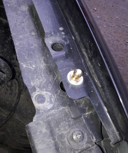 Амортизатор (упор) капота на Volkswagen Polo 13-01/2(с 2010 г.в.)Autoinnovation