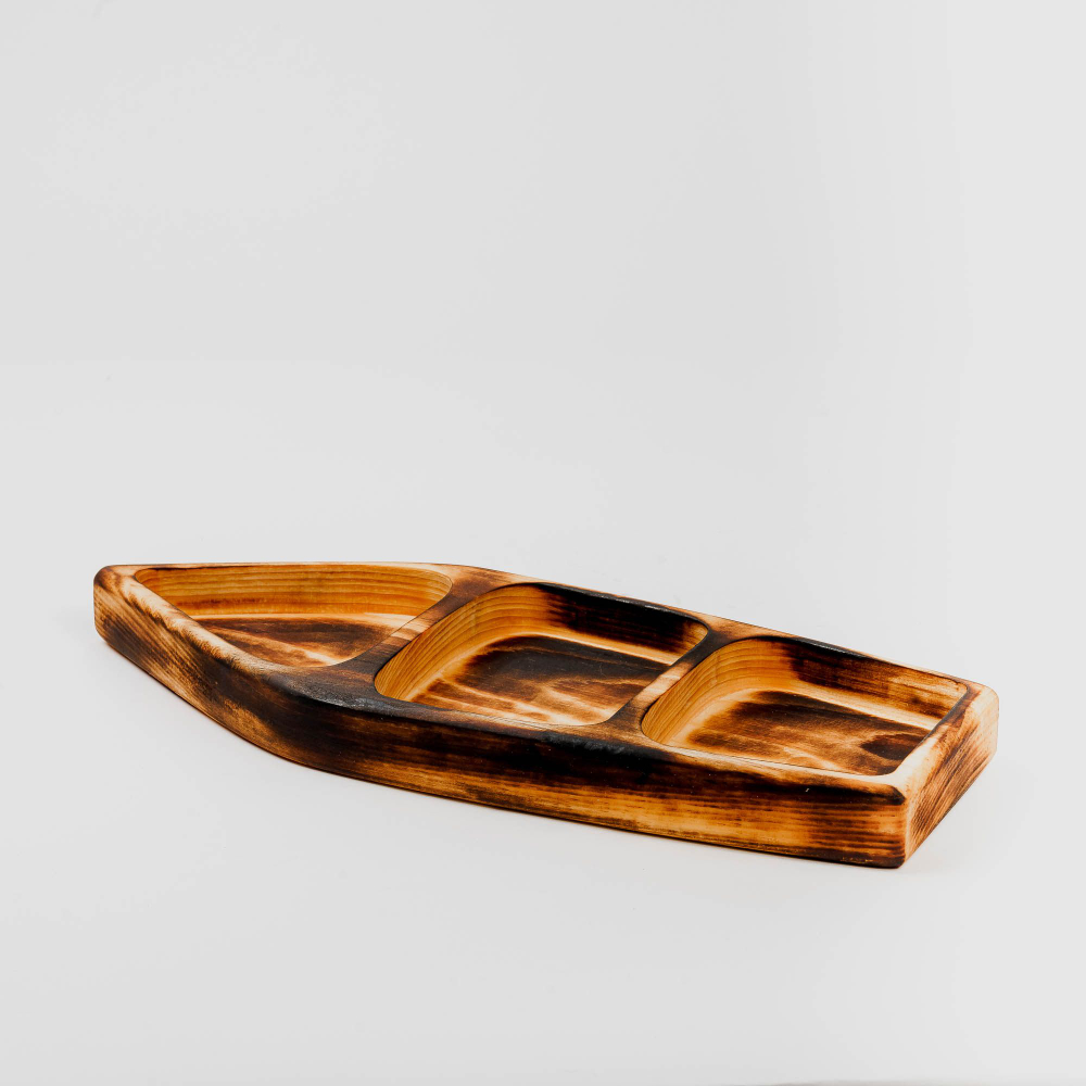 Деревянная менажница с 3 отсеками из кедра