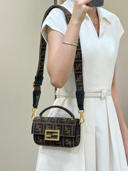 Fendi Baguette 20 cm