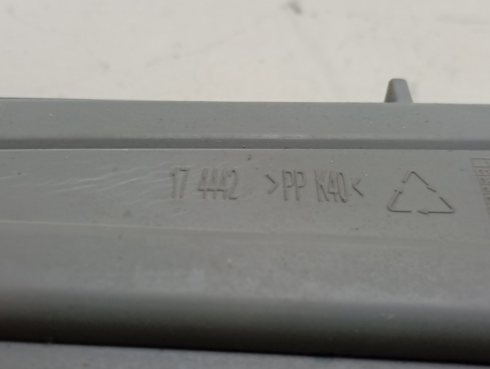 DIS5831 ктп4 Нижний импеллер (разбрызгиватель) для посудомоечных машин Beko Whirlpool 1744400200 б/у