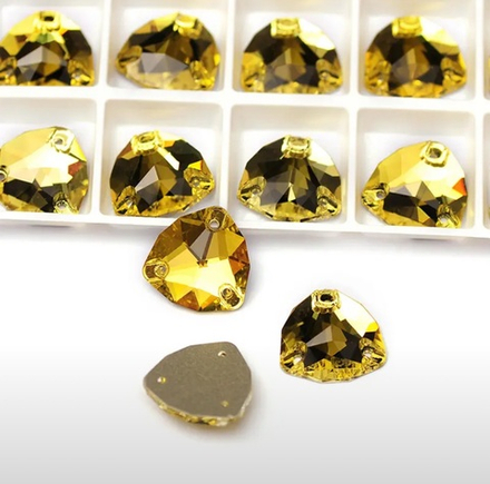 Стразы CR Light Topaz Trilliant 16 mm пришивные