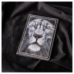 Кожаная обложка на паспорт «Лев»