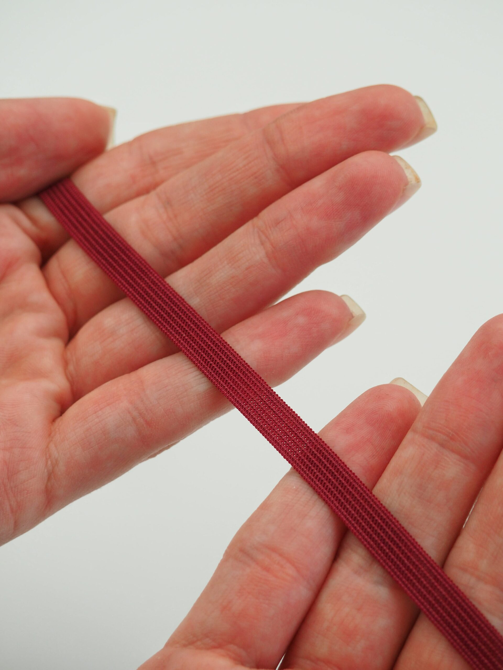 Резинка узкая бельевая бордовая ширина 6 мм