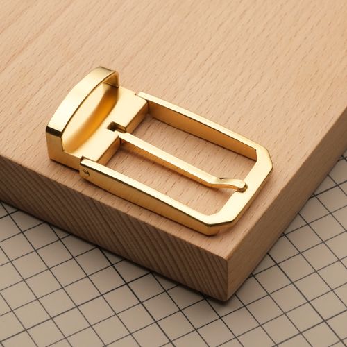 Ременные пряжки и винты