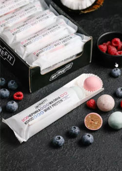 Конфеты протеиновые ассорти / Черника Малина Кокос / 350 г / шоу-бокс / 10 шт / ТМ Mytruefit