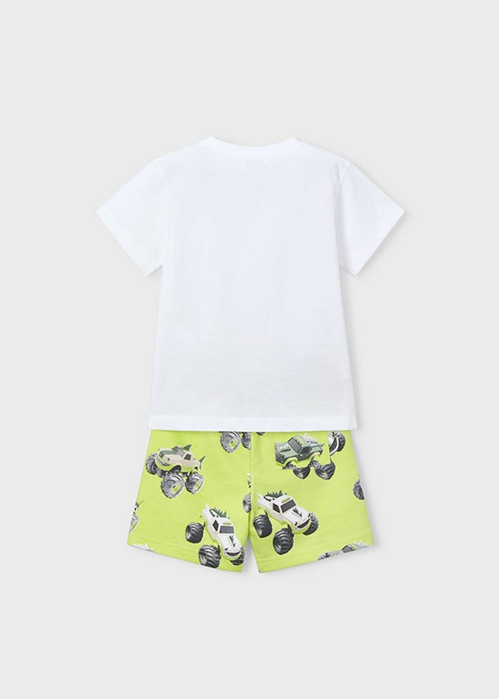 футболка с шортами