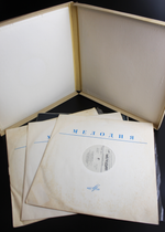 П.Чайковский полный бокс из 3 LP Лебединое озеро, виниловые пластинки 12 дюймов, Мелодия СССР 1987 год. Присутствует небольшая царапинка на последней пластинке