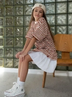 Футболка в коричневую полоску для девочки