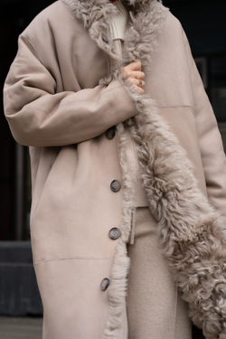 Двустороннее пальто-дубленка Tigrado