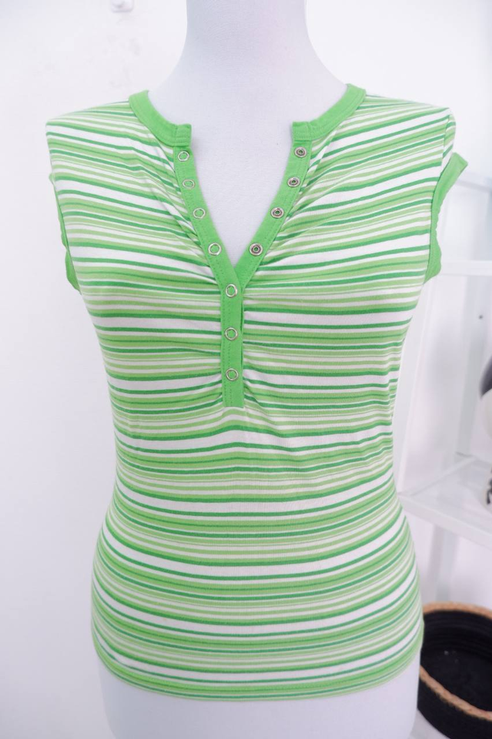 Футболка ТВОЁ салатовая в полоску 46 размер