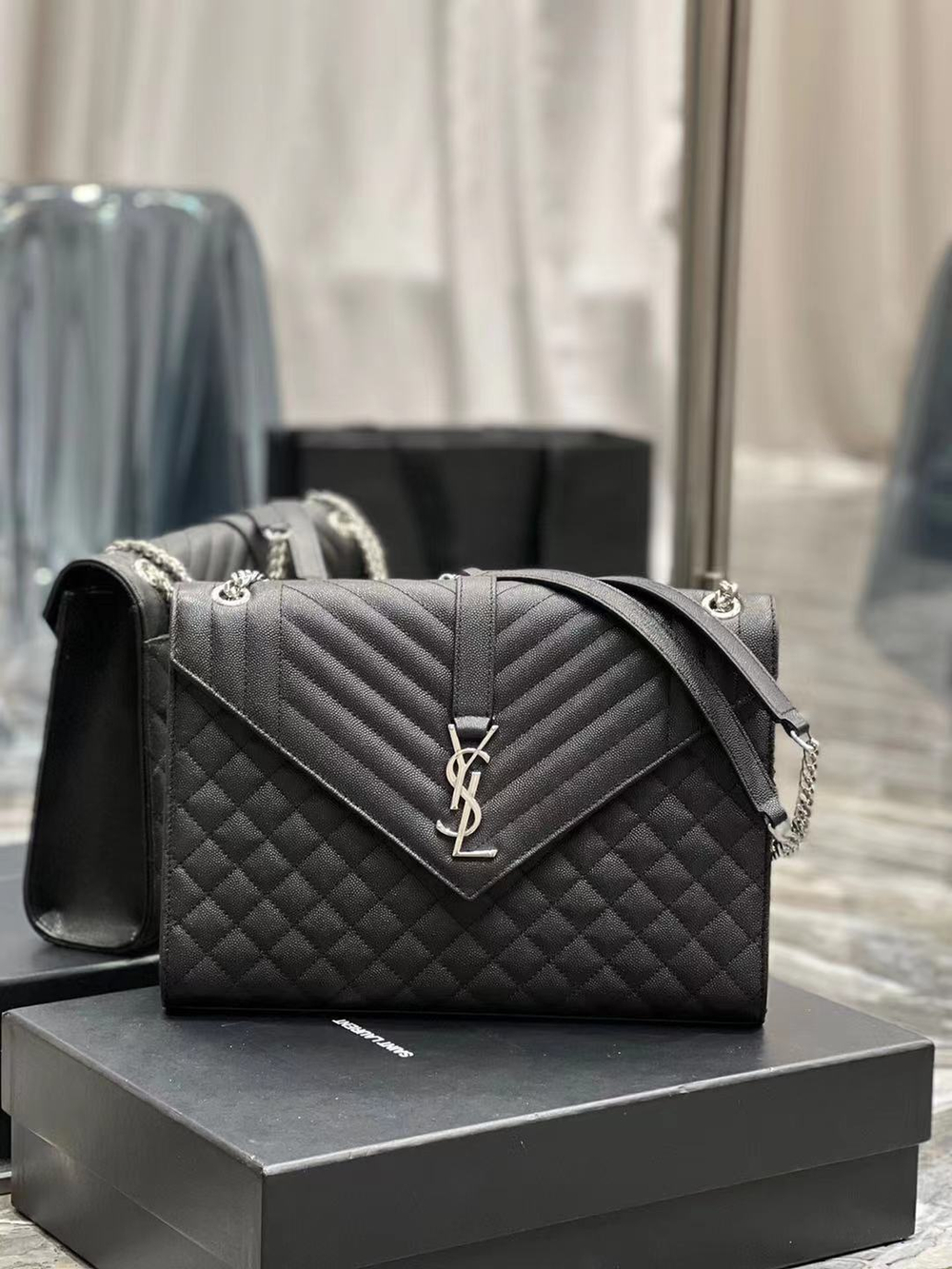 Saint Laurent Envelope Bag 31 cm