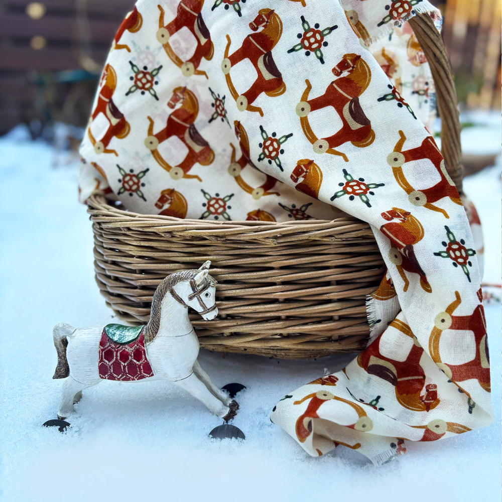 Шаль 120*120см, ЛОШАДКИ на белом