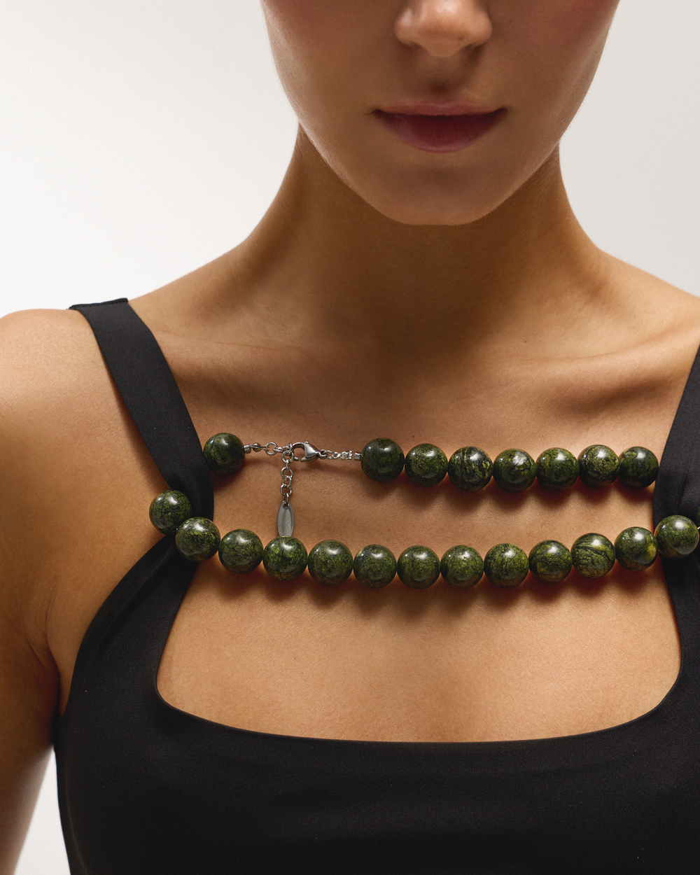 Бусы из змеевика