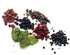 Набор настойки "Ягодная" 0.5 л.