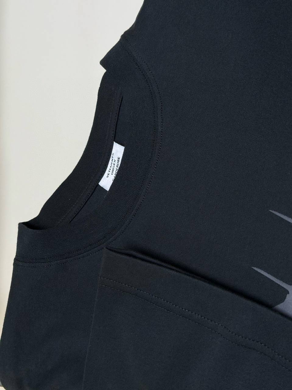 Футболка Vetements