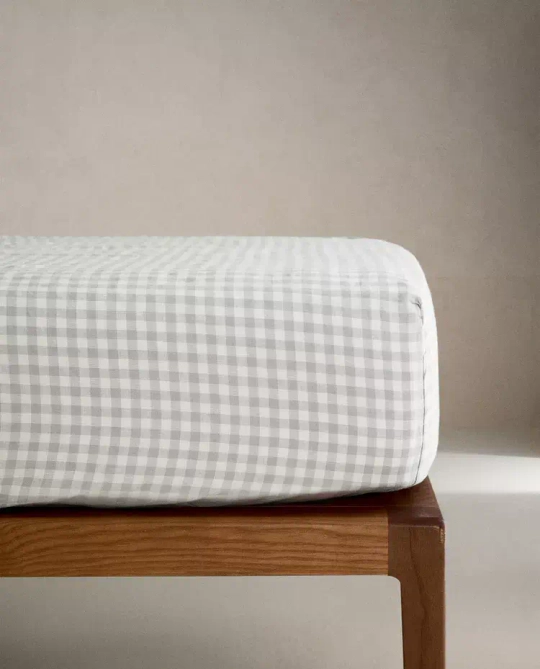 ZARA HOME ДЕТСКАЯ ПРОСТЫНЯ В КЛЕТКУ, СЕРЫЙ