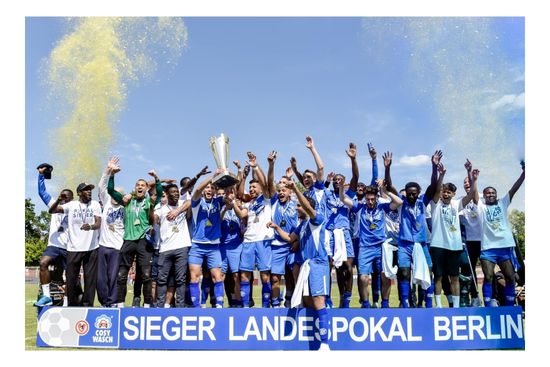 Футбольный клуб "TuS Makkabi Berlin", президентом которого является Исаак Кобленц,  стал обладателем Кубка Берлина