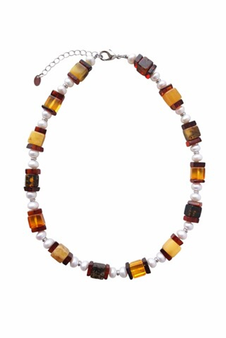 Стильный чокер с балтийским янтарём и пресноводным жемчугом
