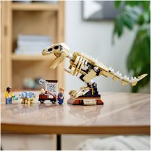 Конструктор LEGO Jurassic World 76940 Скелет тираннозавра на выставке