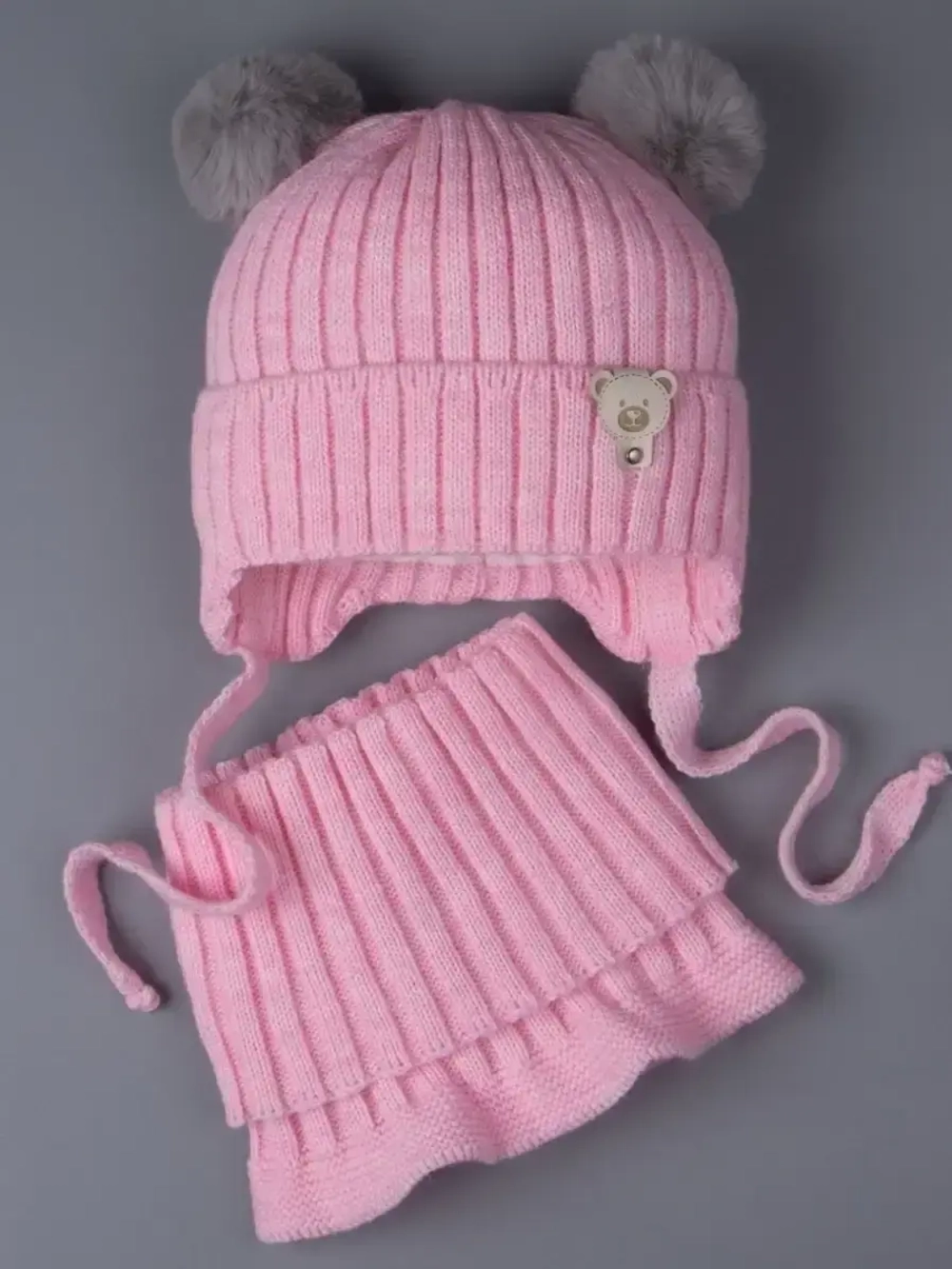 Шапка для девочки зимняя вязаная и снуд