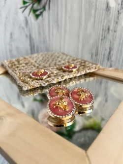 Декоративные металлические пуговицы на ножке