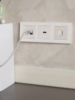 BRITE Рамка 3-местная РУ-3-Бр белый рифленый IEK