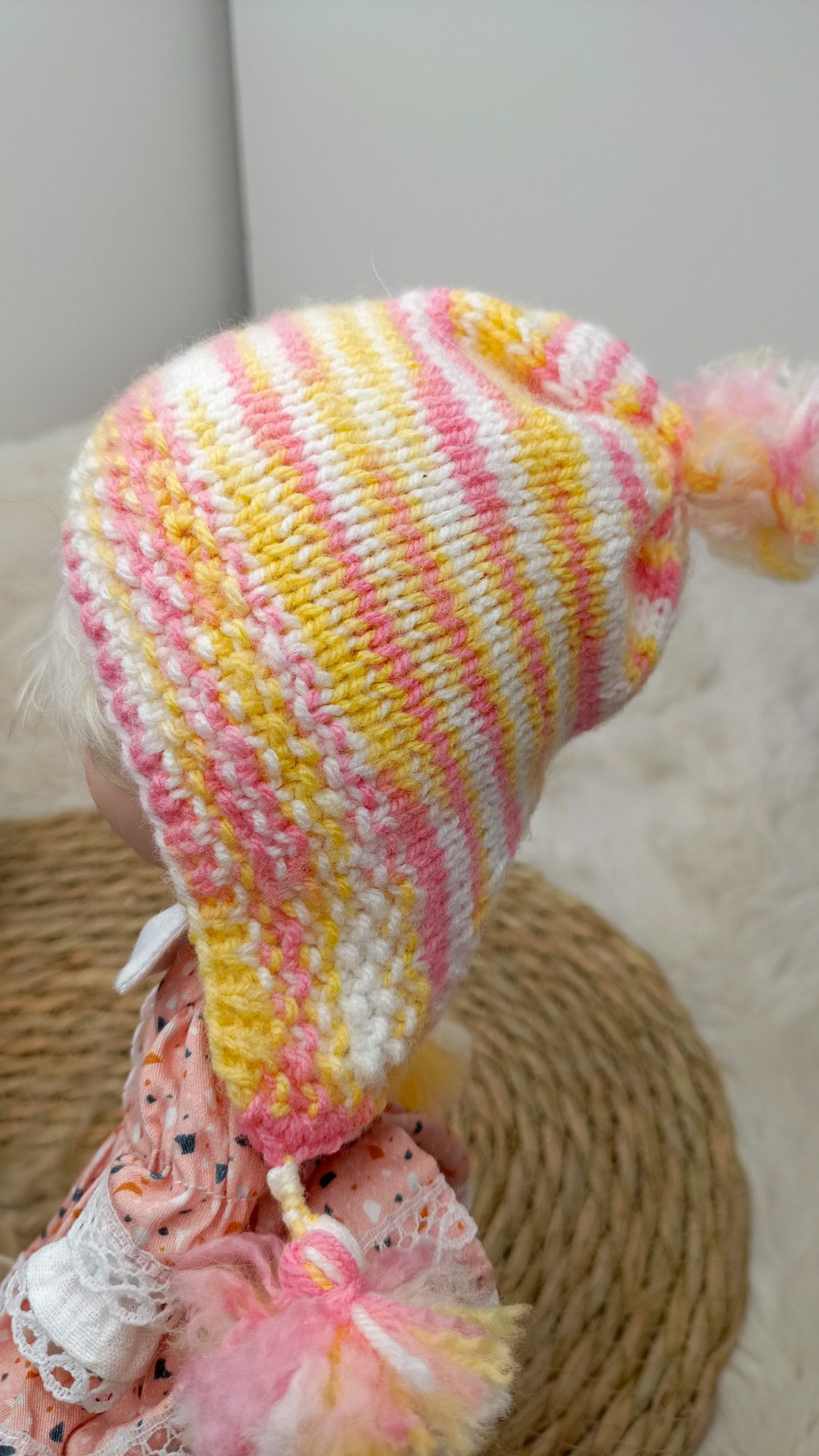 Шапка вязаная для куклы Ева (Куан) - QC0001