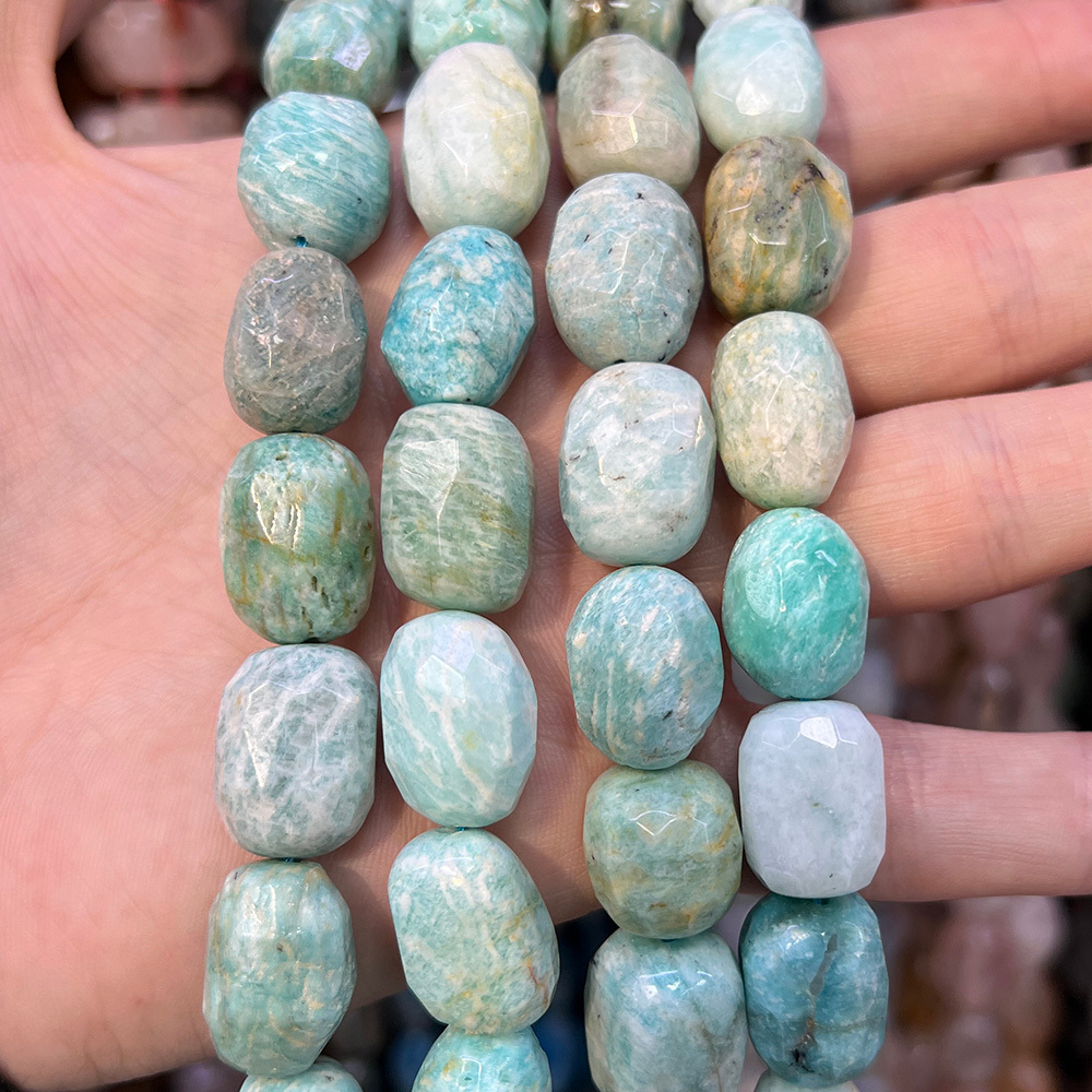 Амазонит бусины 13-15х18-20 мм, мелкая грань, нитка 38 см