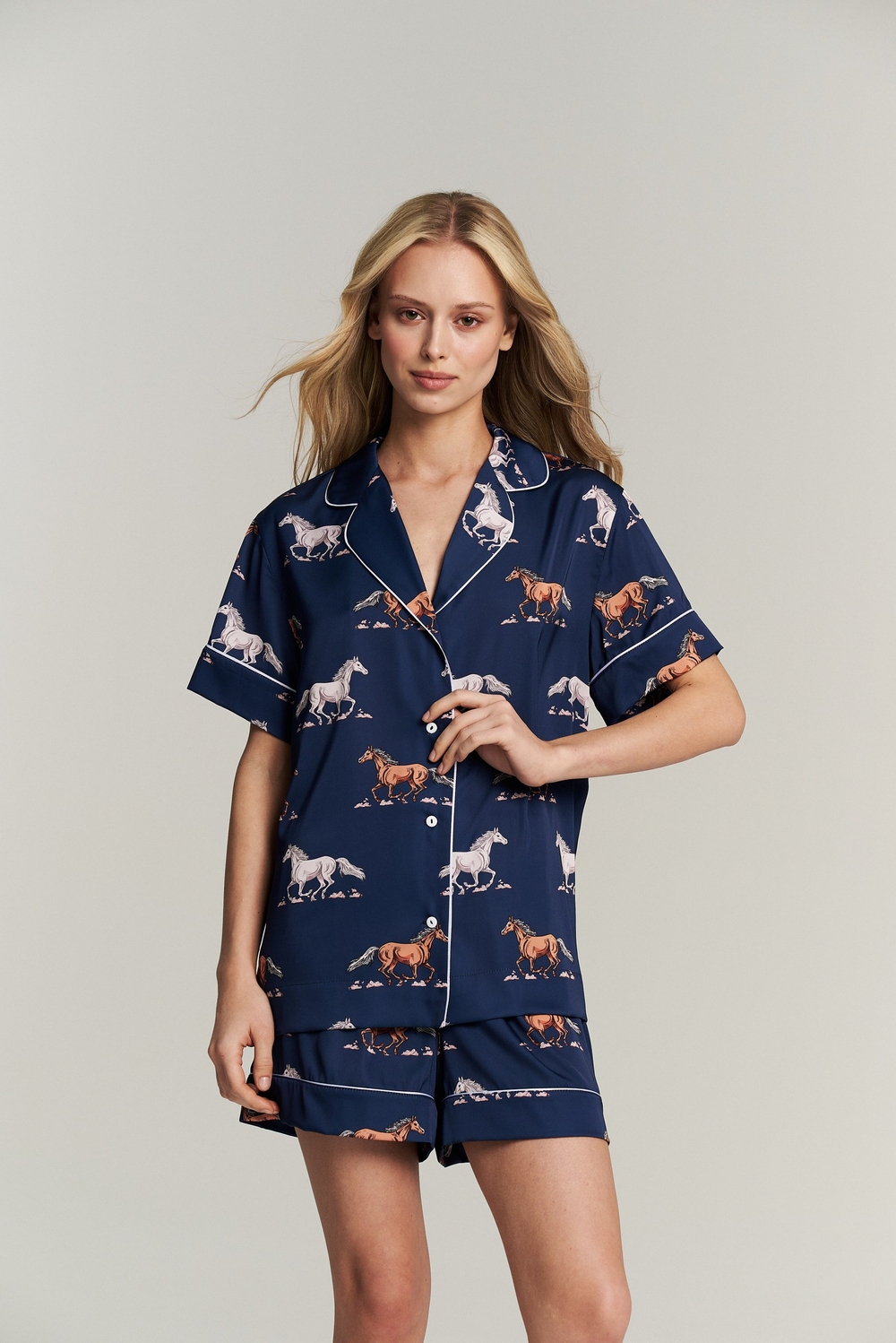 Костюм тройка с лошадьми - S размер