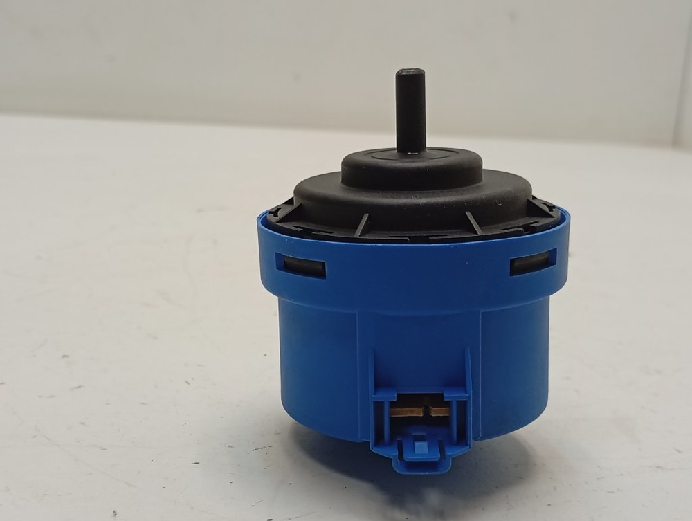 LS60840L кт54 Датчик уровня воды для стиральной машины AEG 132414302 б/у