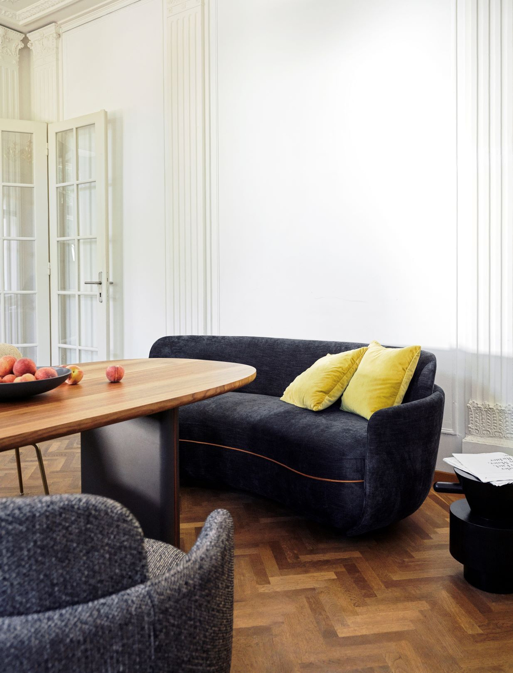 Диван Wittmann Miles Sofa
