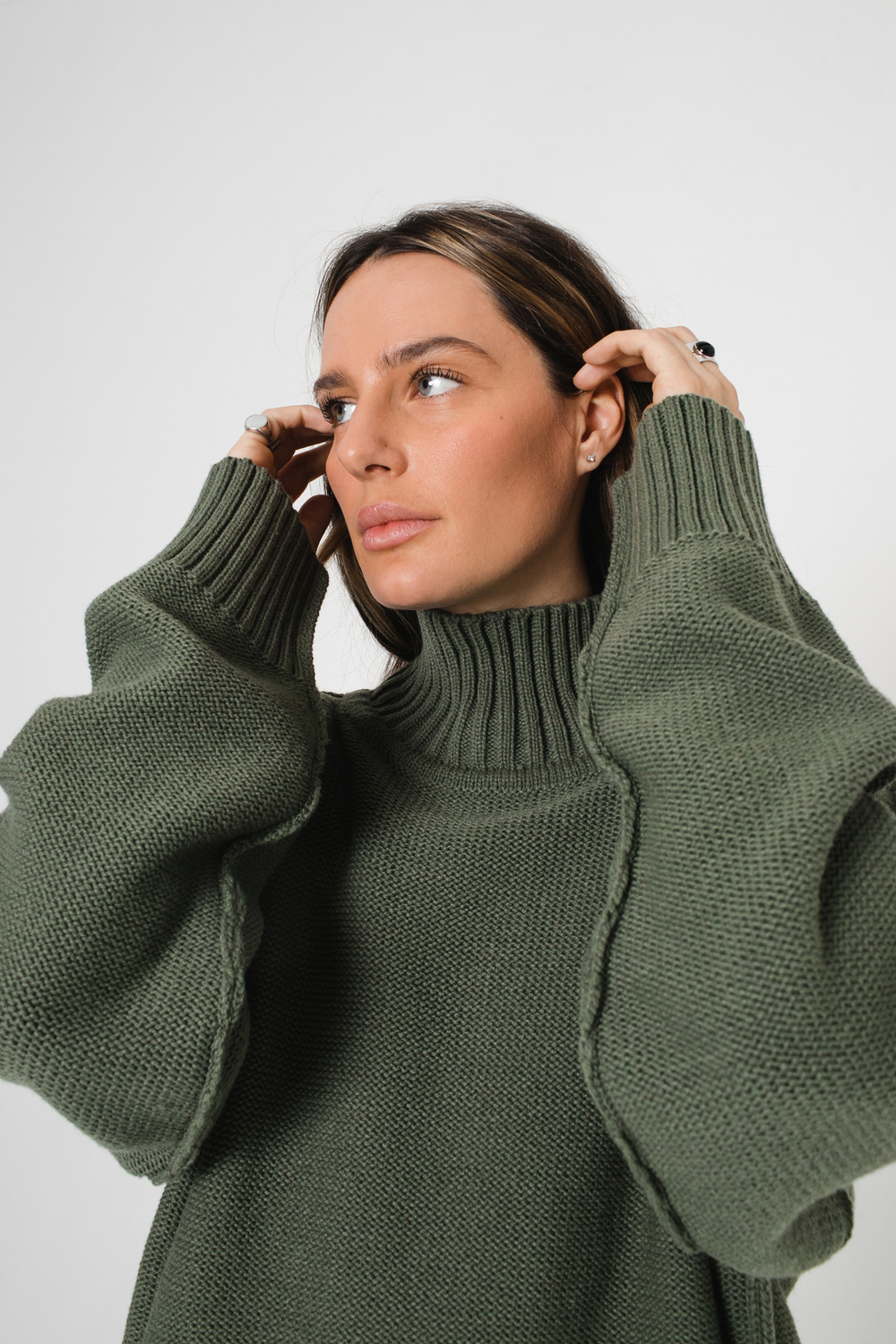 СВИТЕР SWEATER