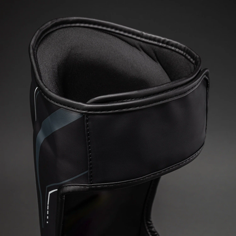 Шингарды Venum Streamline - Black/White