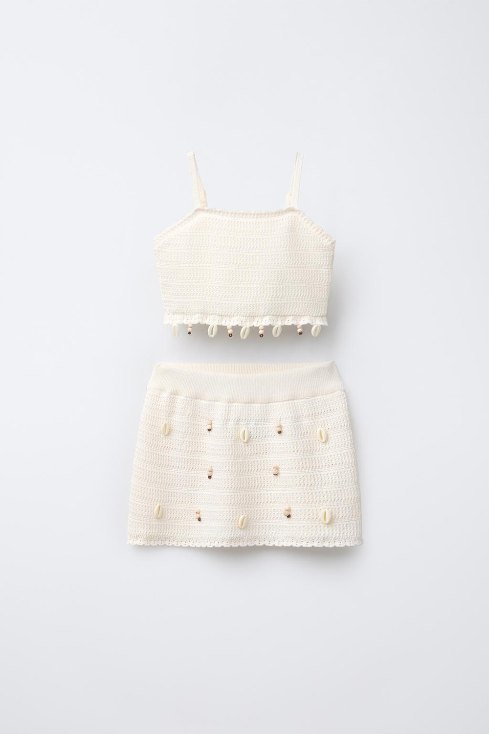 ZARA ТРИКОТАЖНЫЙ КОМПЛЕКТ ИЗ ТОПА И ЮБКИ С РАКУШКАМИ, ЭКРЮ