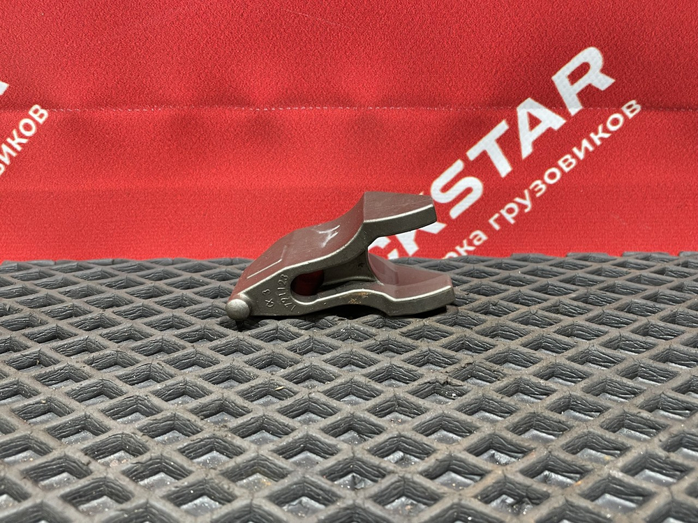 Кронштейн форсунки топливной