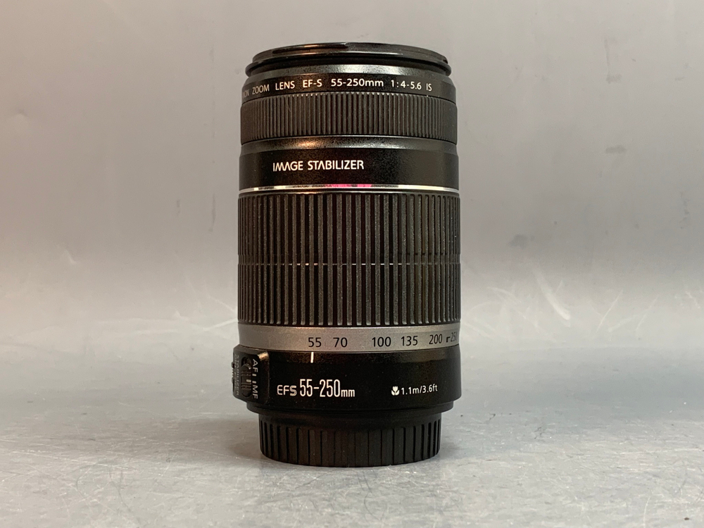 Canon EF-S 55-250mm 4-5.6 царапки на передней линзе