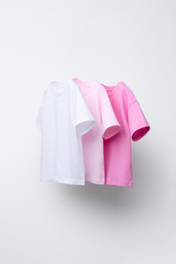 ZARA НАБОР ИЗ ТРЕХ ОДНОТОННЫХ ФУТБОЛОК, РОЗОВЫЙ