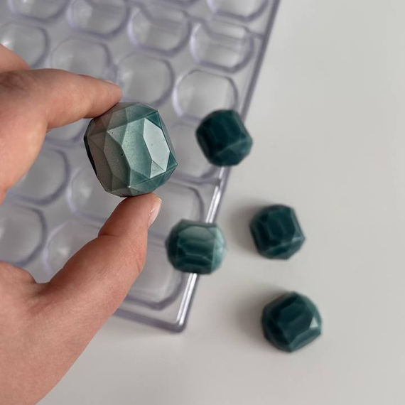 750 | Форма для шоколадных конфет &quot;Грани-2&quot; (275*175мм)