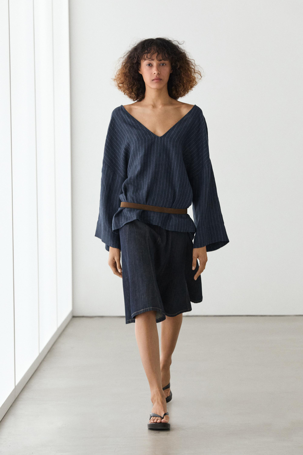 Massimo Dutti Льняная блуза в полоску с деталью на спине, темно-синий