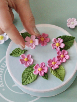 Молды силиконовые в наборе 2 шт "Цветочки и листики" разноцветные / Формы для лепки цветов и листьев