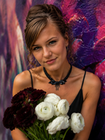 Колье "Бантик" ручной работы из бисера и кристаллов Swarovski