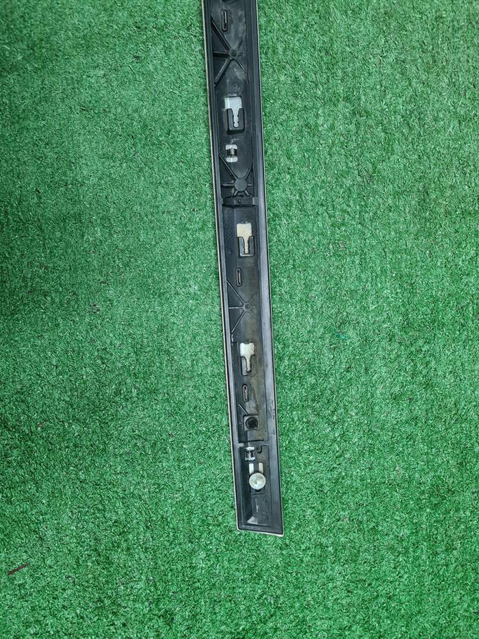 Накладка двери задняя правая BMW X7 G07 (2019-нв)