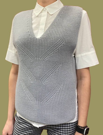 Накидка женская (жилет) НК544-33 светло-серая